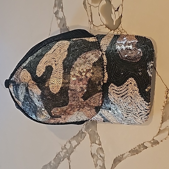 Hat - Picture 1 of 3